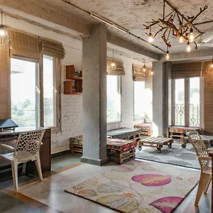 Jhouse Near Bhikaji Albergue Nova Deli